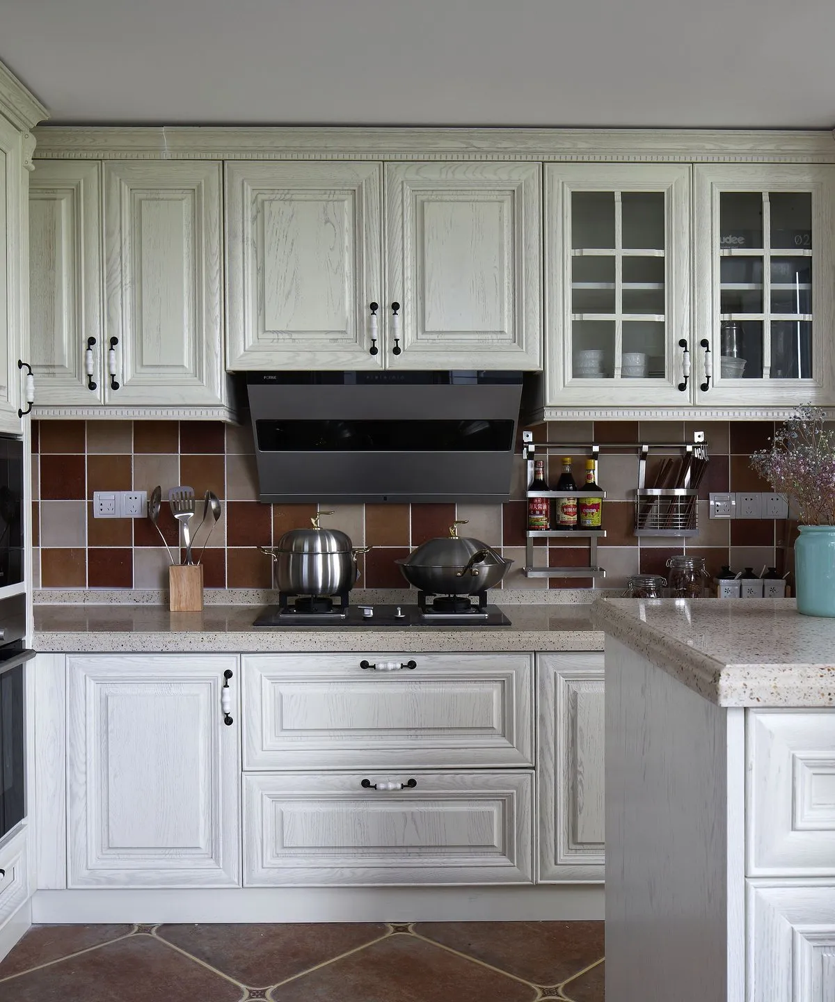 Kitchen cabinetry by Vamaylo — Cabinets, islands & pantry systems